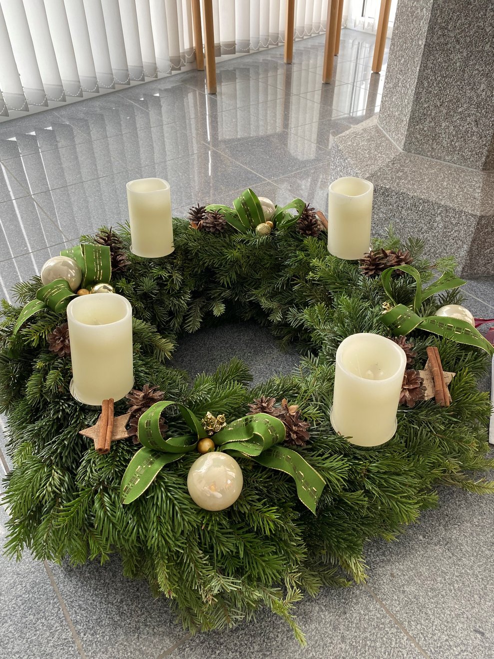 Adventkränze für die Wohnbereiche
