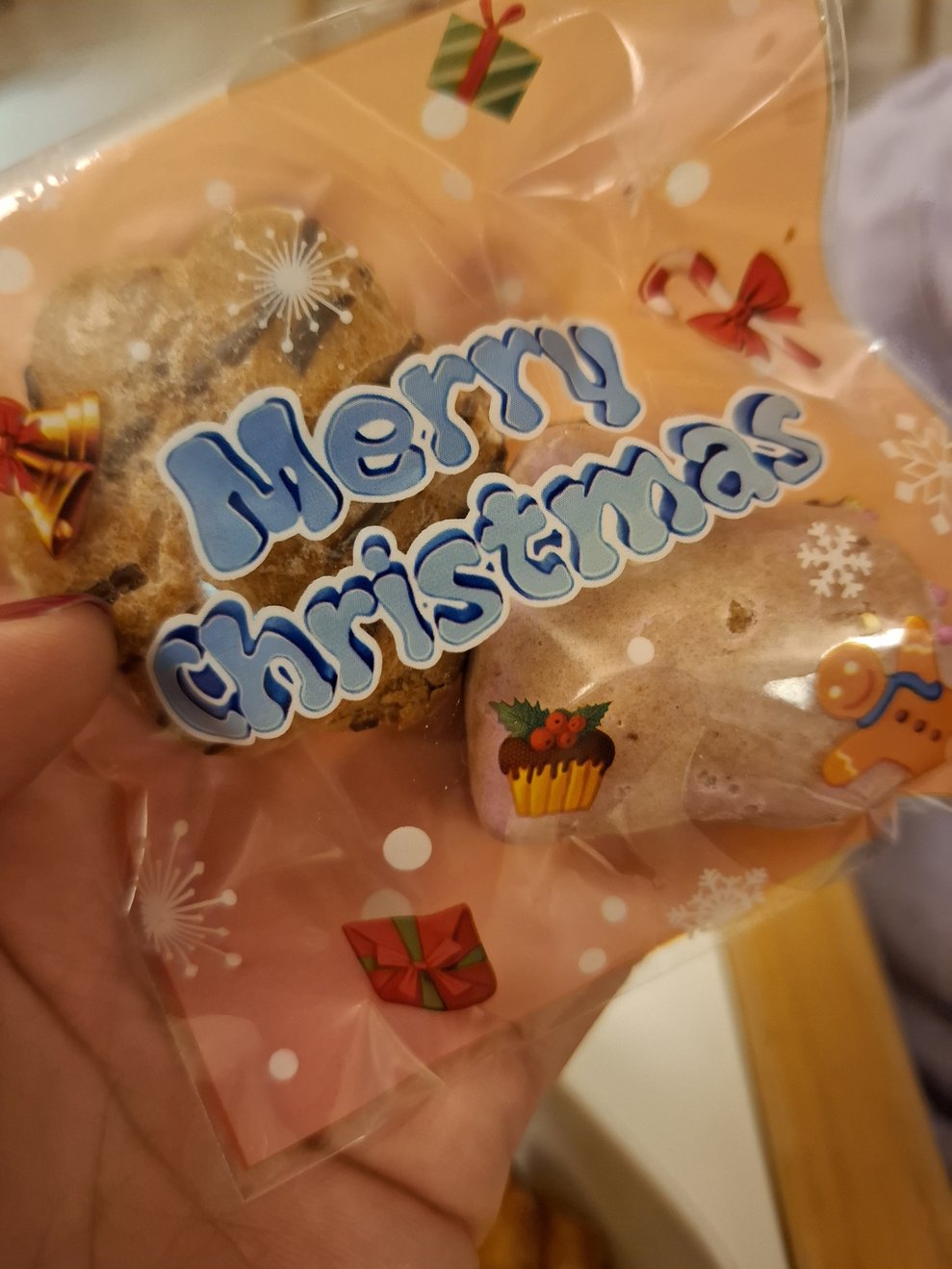 Die Perchtengruppe brachte wie jedes Jahr ein Geschenk für unsere Bewohnerinnen und Bewohner sowie für die Mitarbeiterinnen und Mitarbeiter. 