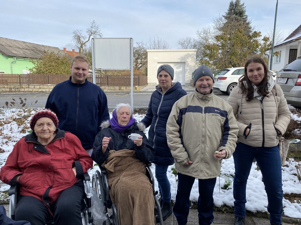 Punsch, Glühwein und Aufstrich Brote gibt es zum Verkosten