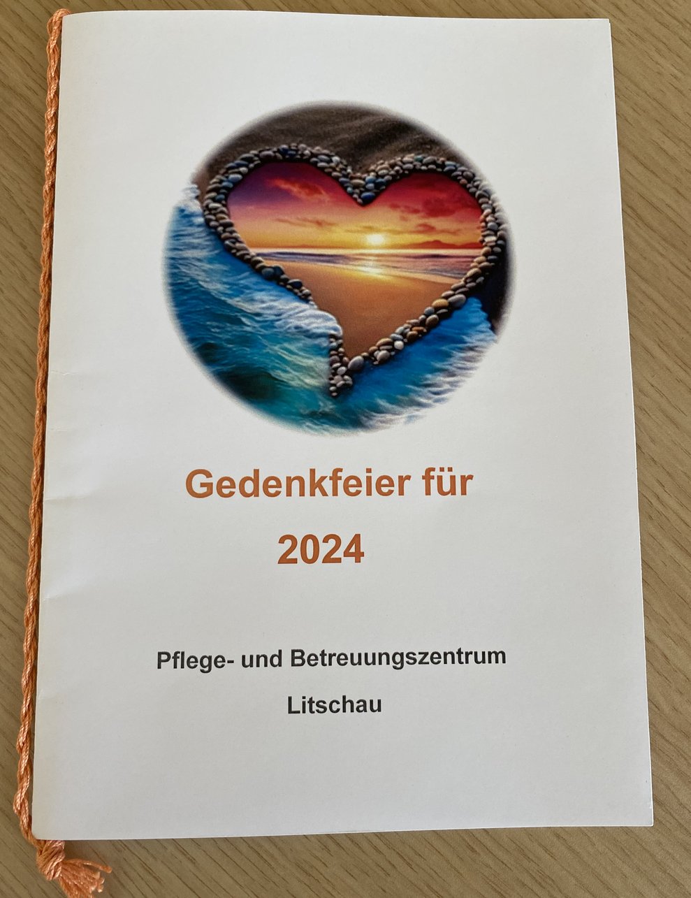 Das Programmheft wurde gemeinsam mit den Bewohnerinnen und Bewohnern fertig gemacht.