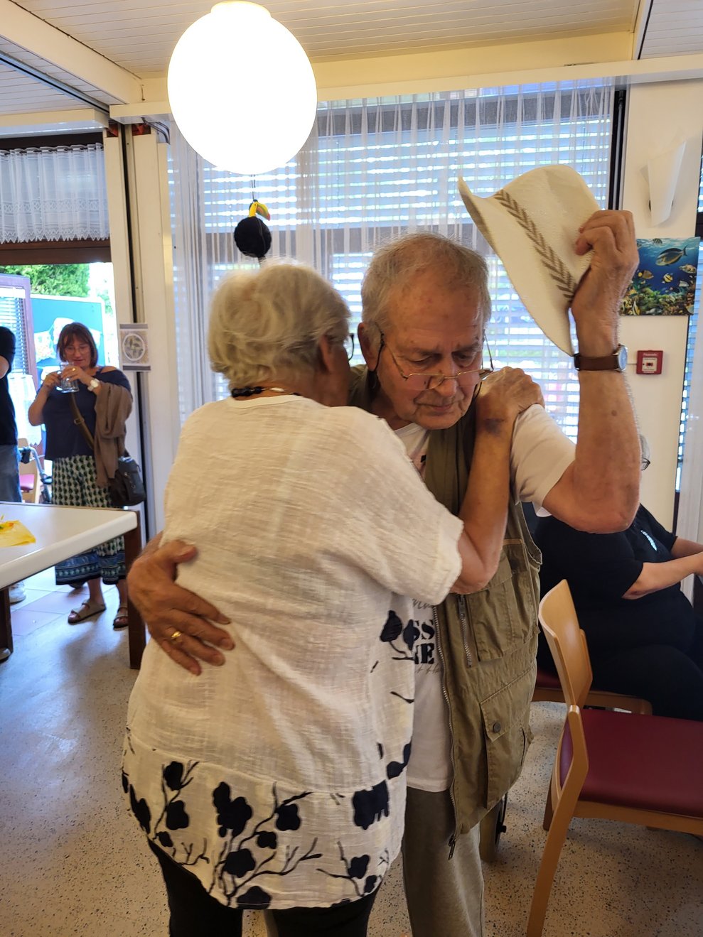 Das Ehepaar Herr und Frau K. beim gemeinsamen Tanz.