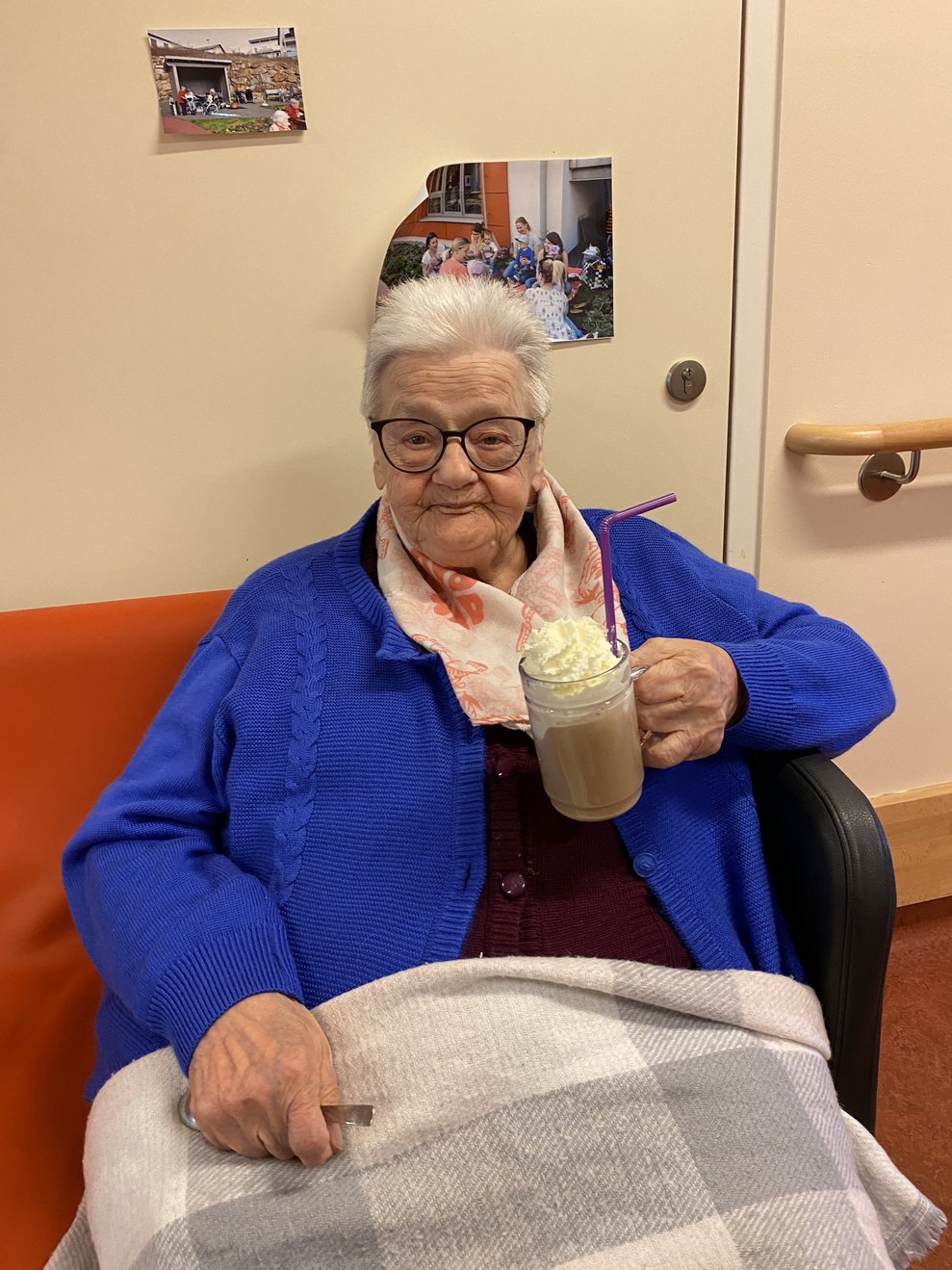 Der Eiskaffee wurde auf Wunsch auch ins Haus serviert.
