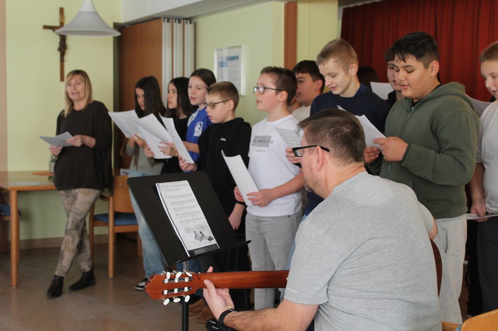 Adventklänge mit Mittelschülerinnen und Schüler