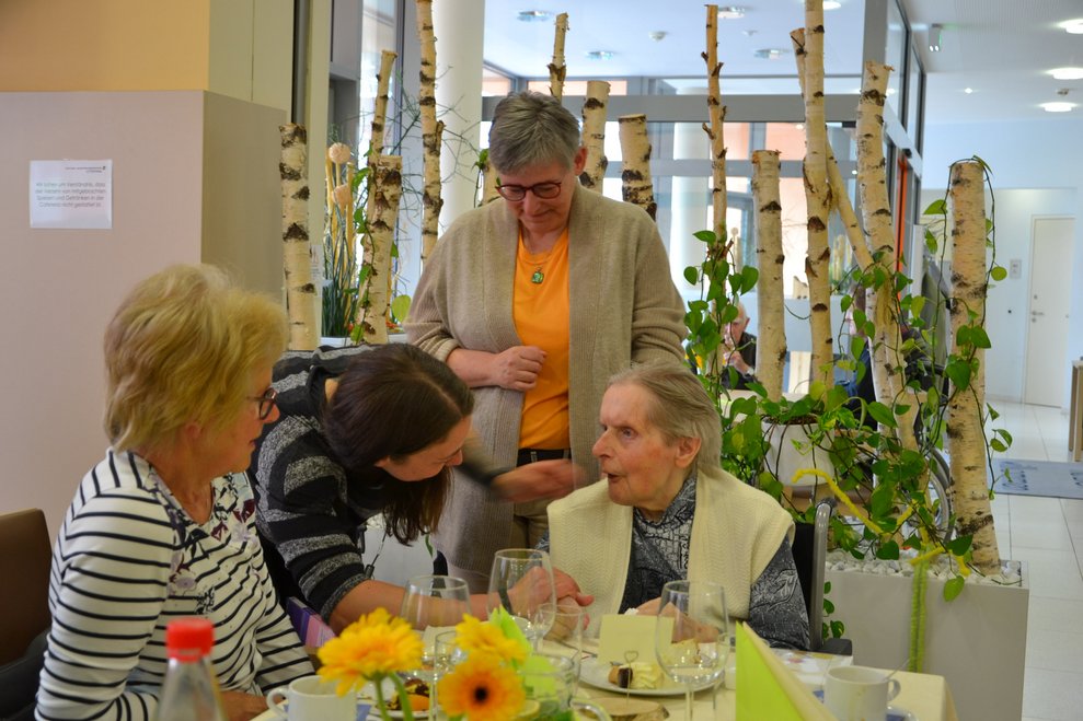 Frau Schindl freute sich über die Gratulation zum 94. Geburtstag.