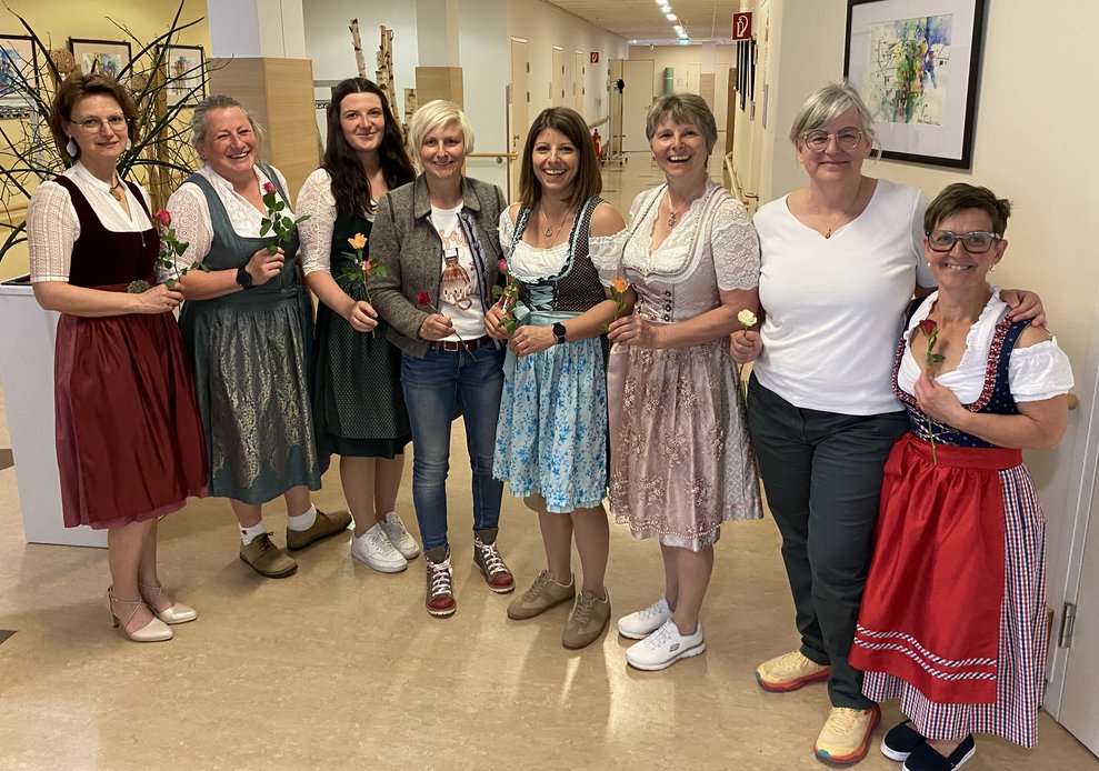 Bei der Muttertagfeier in Tracht.
