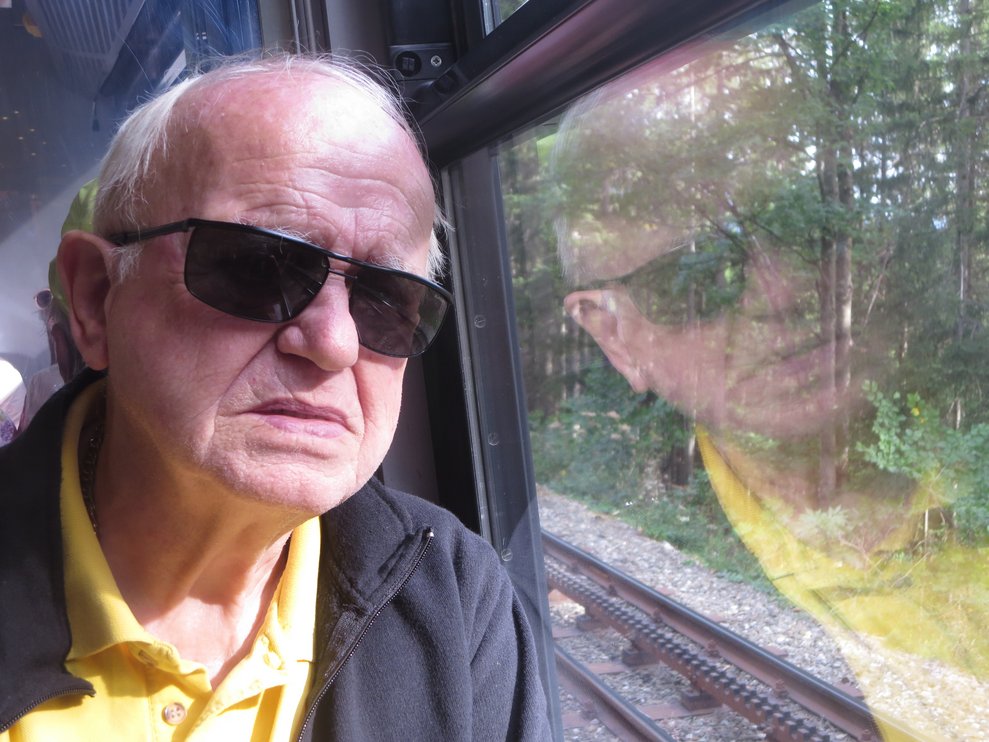 Die nächsten 40 Minuten verbringt Herr Kerschbaumer voller Begeisterung über die vorbeiziehende Natur.