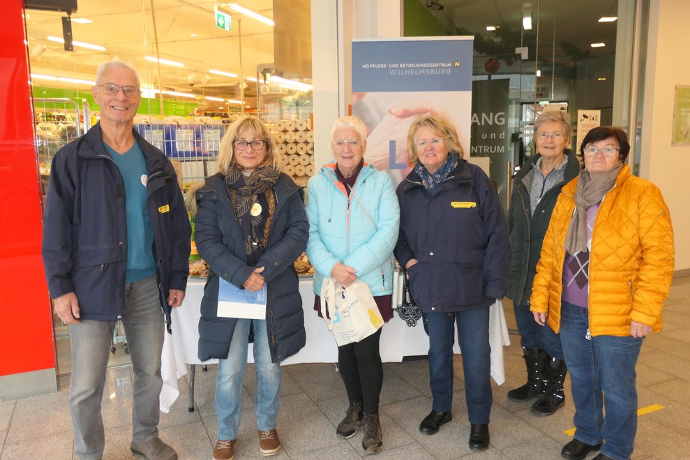 Gruppenbild unserer ehrenamtlichen MitarbeiterInnen.