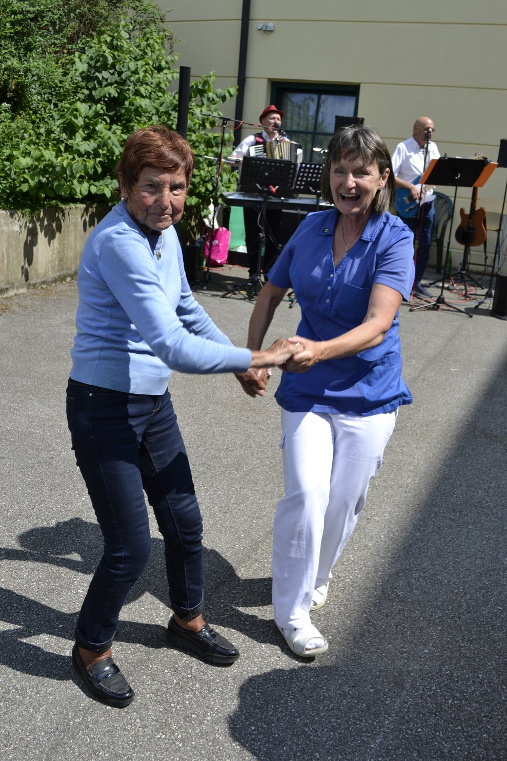 Frauen tanzen