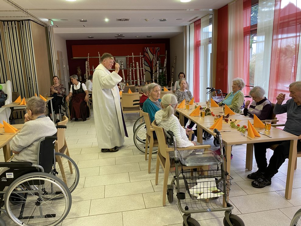 Auch alle Besucher der Hl. Messe wurden gesegnet.
