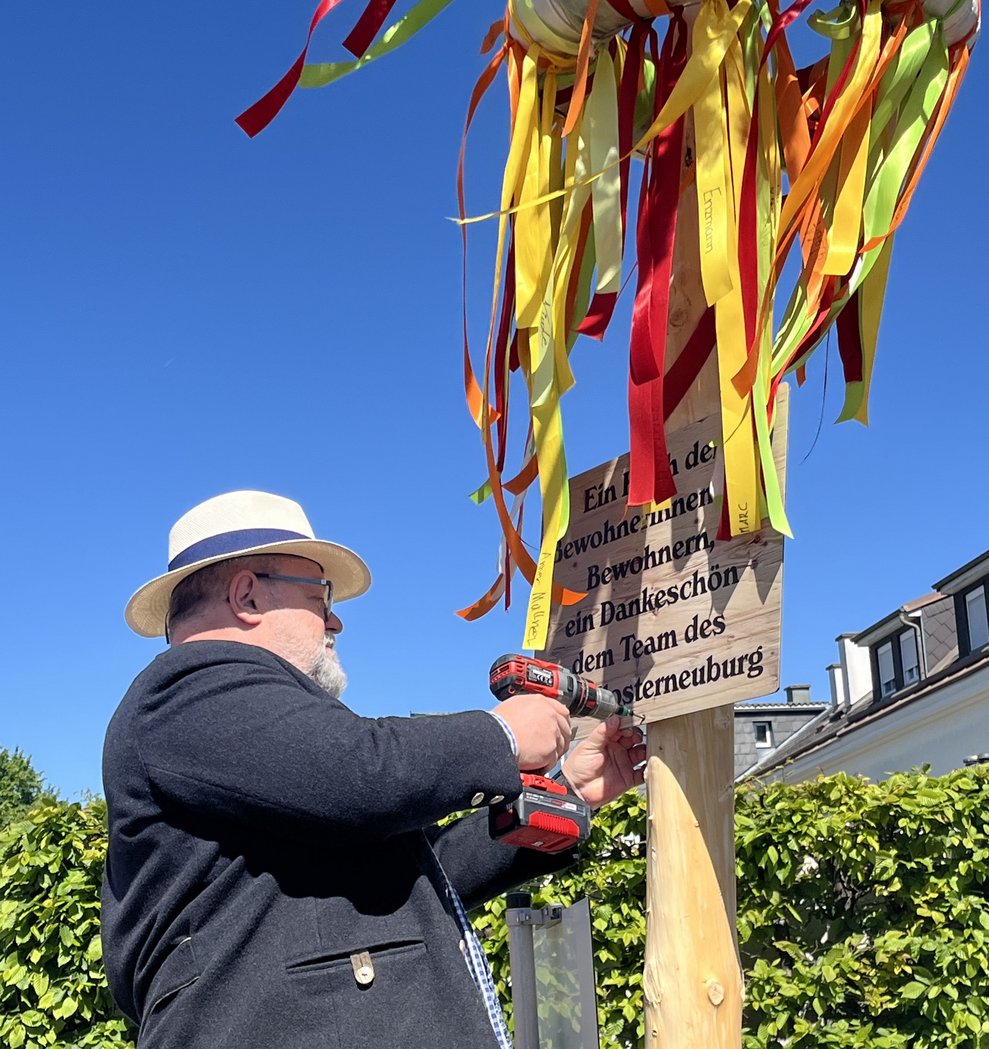 Maibaum Schild