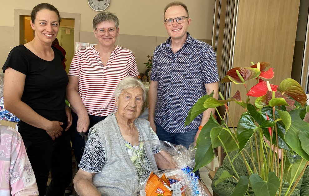 Auch Frau Schindl feierte ihren 90. Geburtstag.