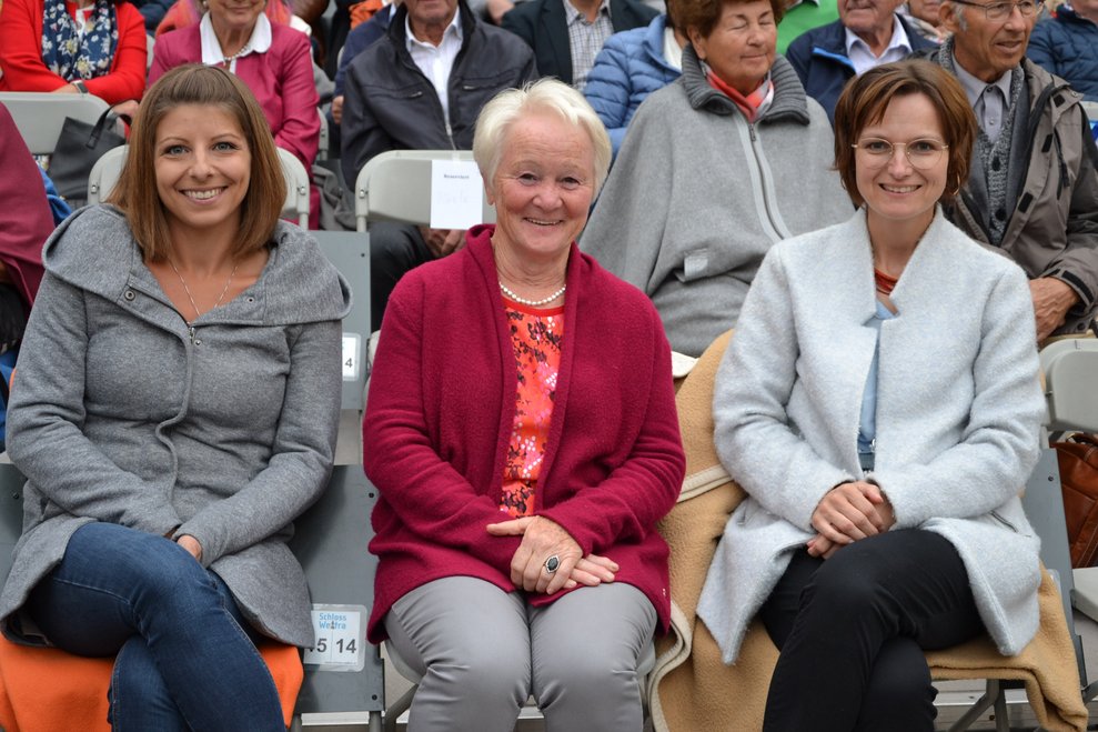 Alle freuen sich...