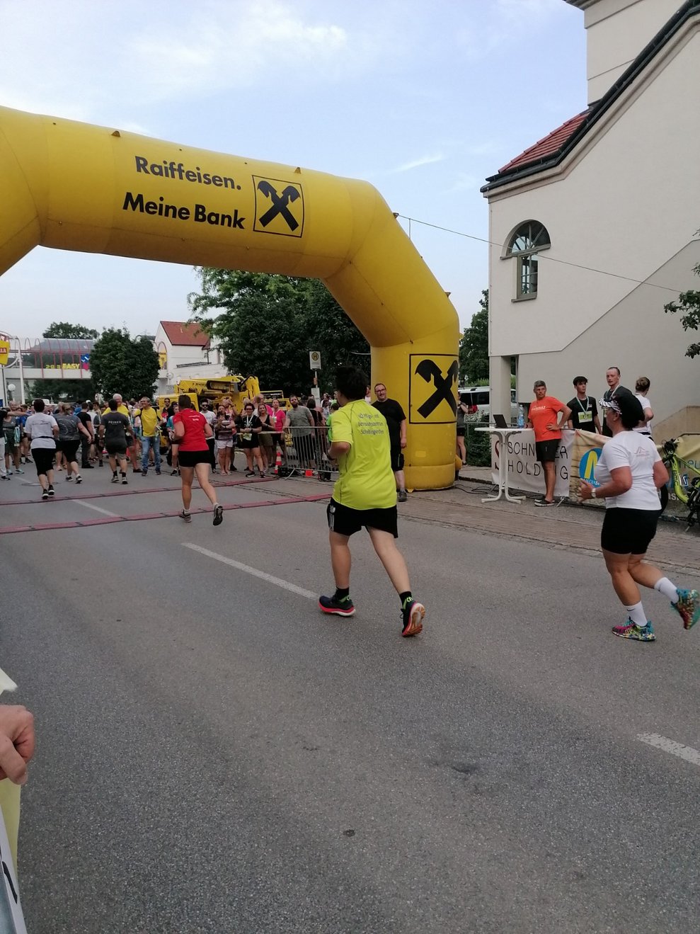 Christoph Bednar hat den Zielbogen vor Augen. Geschafft!