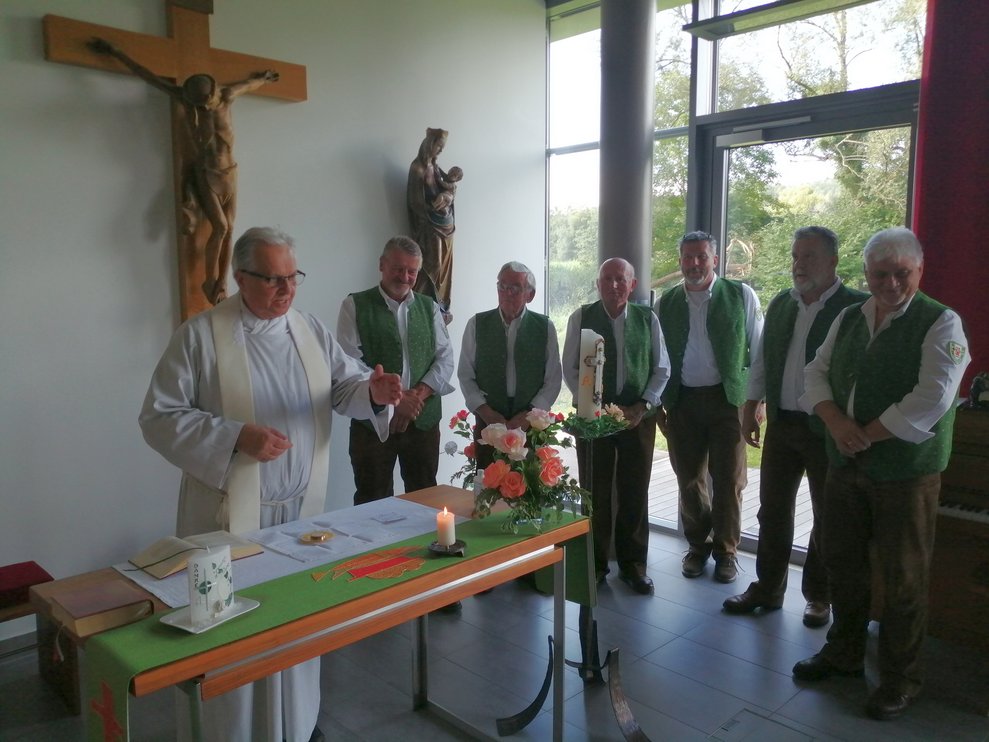 Der Herr Pfarrer richtet berührende und sehr persönliche Worte an unser Jubelpaar.