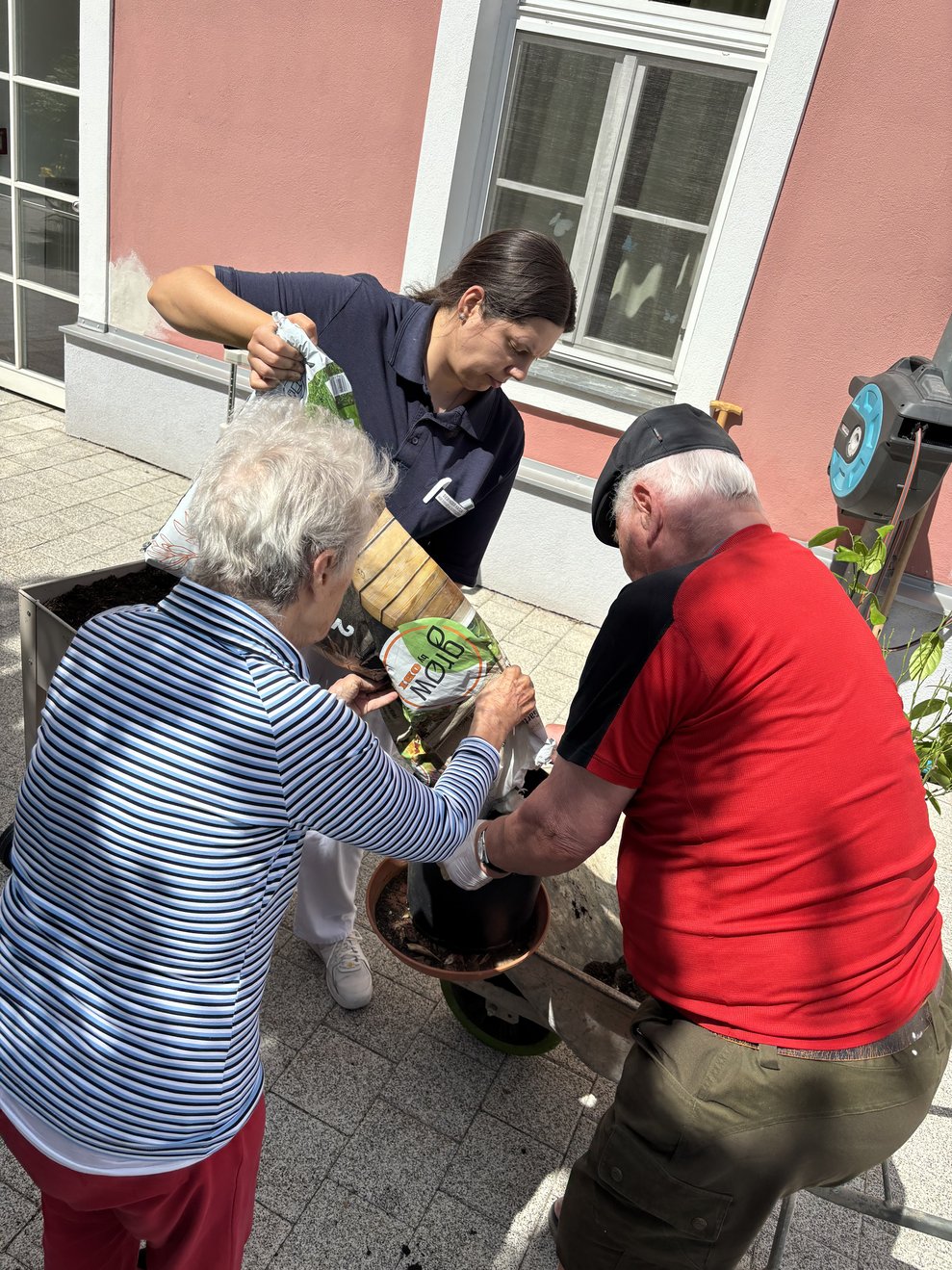 zusammen helfen