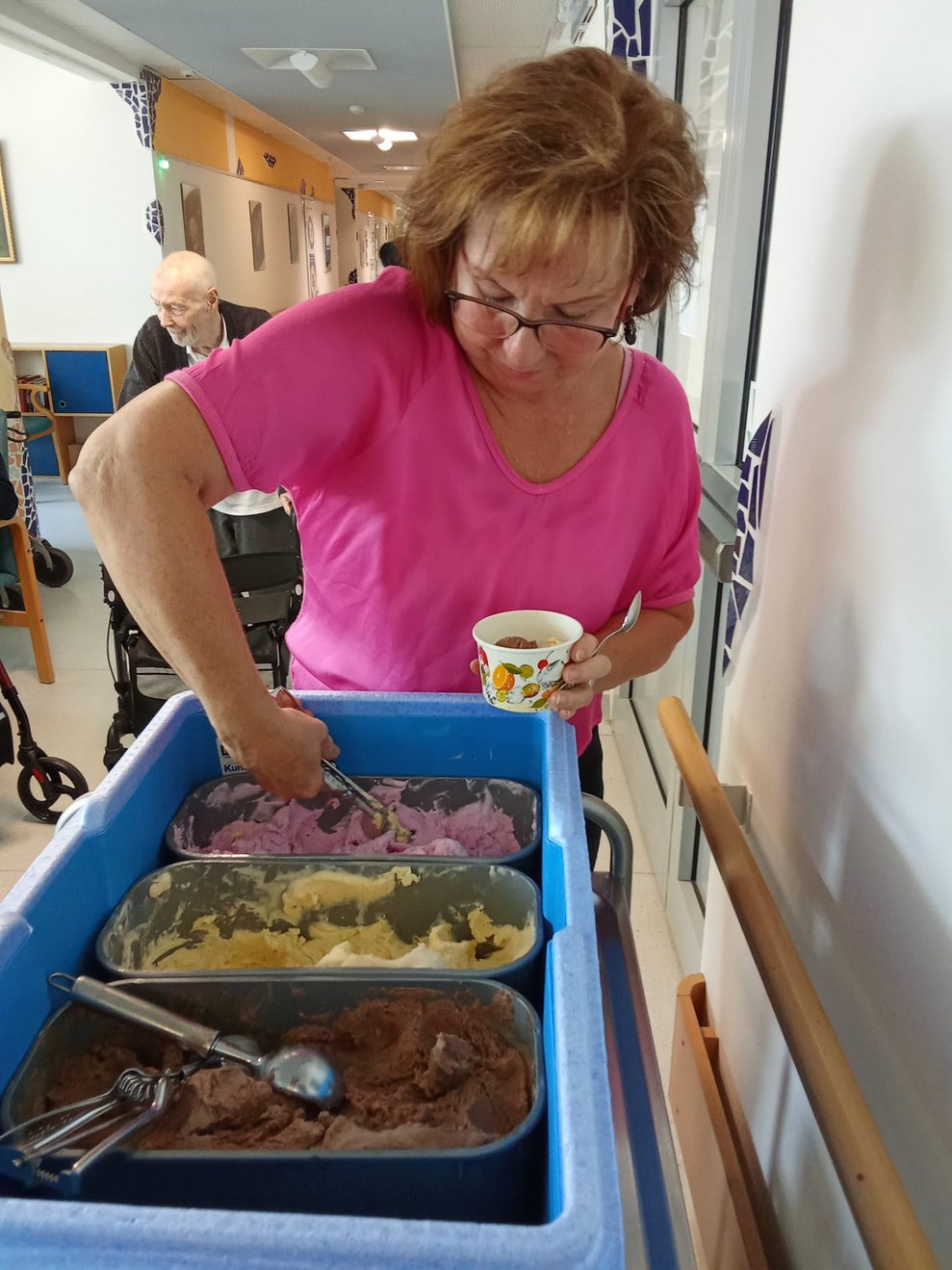 Zur Auswahl stehen Eis und Eiskaffee 
