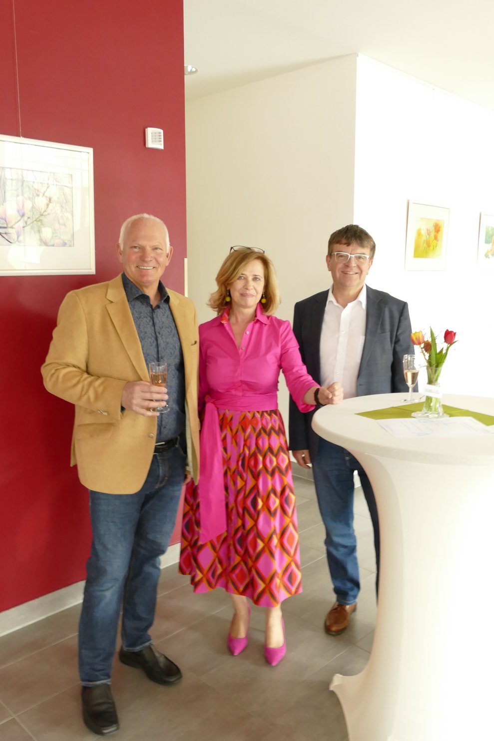 Anita und Herbert Koller gemeinsam mit Dr. Anton Aichinger.