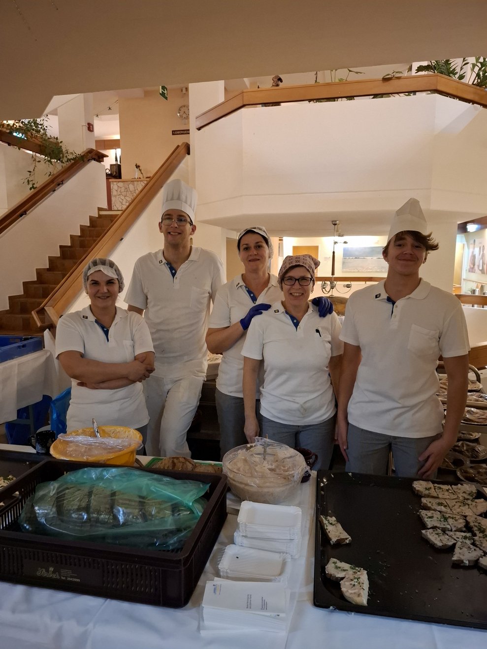 Das Küchenteam sorgte für das Abendessen sowie den köstlichen Punsch. 