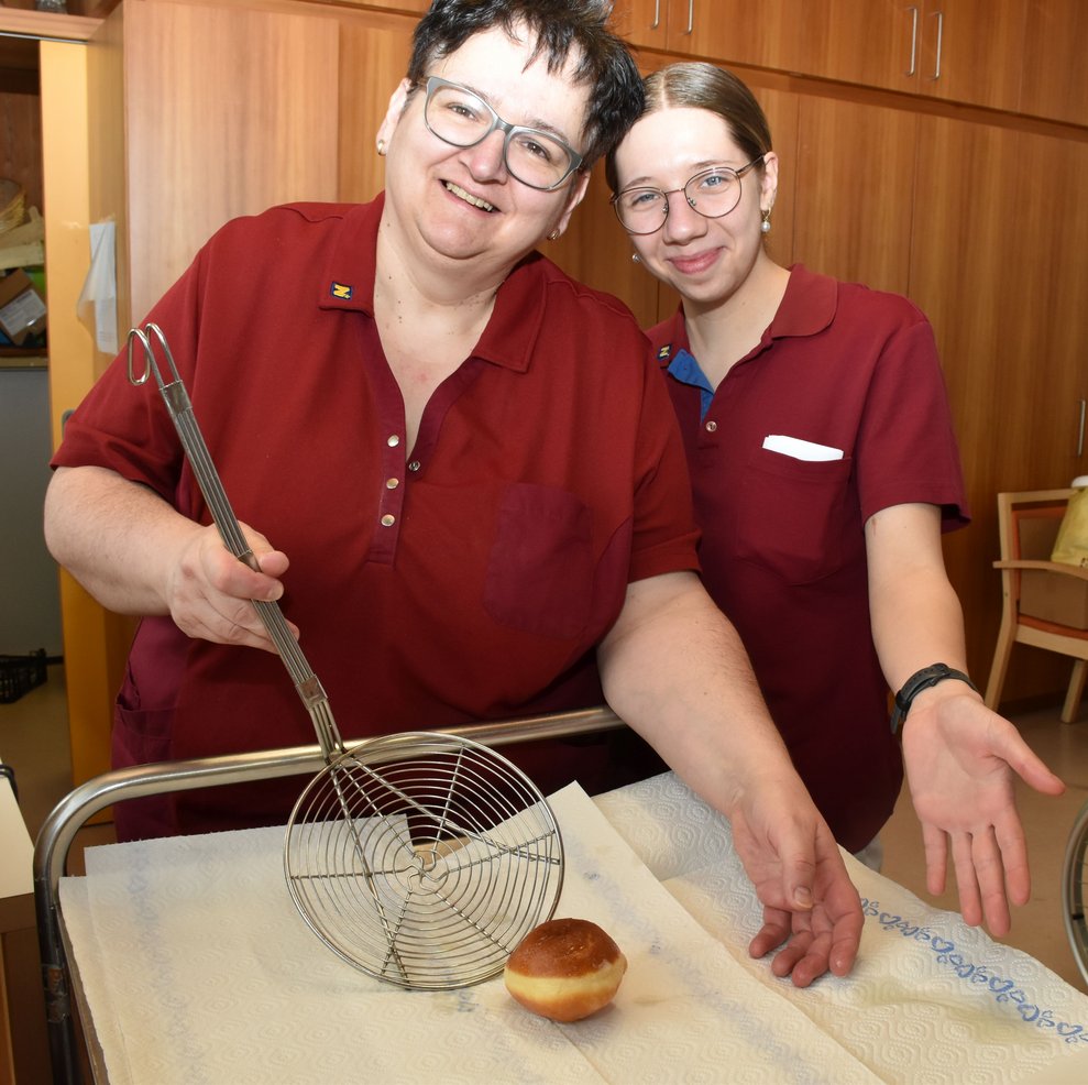 Zwei Frauen.