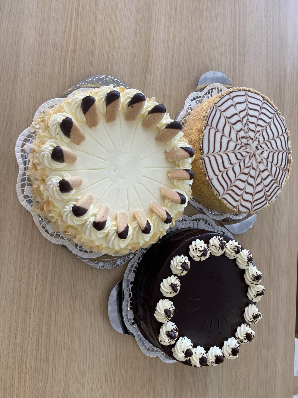 Die Torten sehen nicht nur lecker aus, sie schmecken auch so. Danke an unsere Küche.