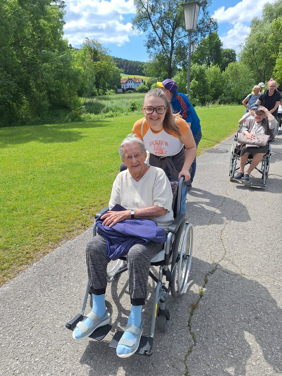 Von den Angehörigen über die SchülerInnen bis zu den haupt- und ehrenamtlichen MitarbeiterInnen.