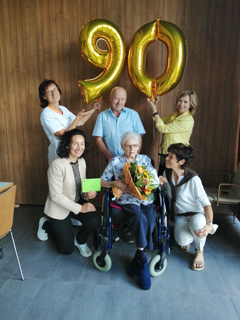Wir gratulieren Frau Hedwig Kaindl zum 90. Geburtstag.