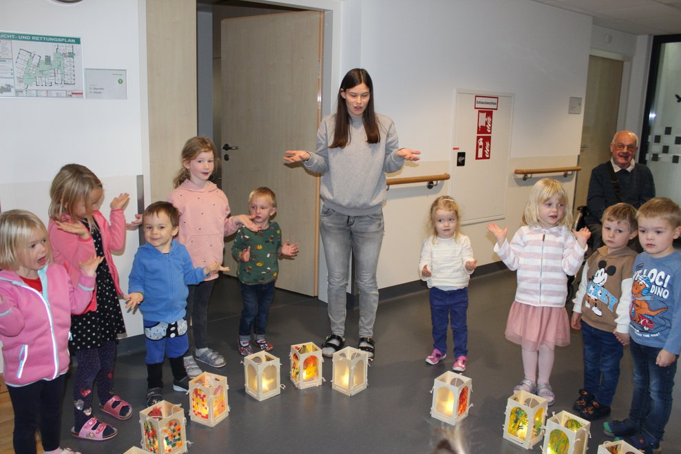 ...spielten bei den Liedern natürlich...