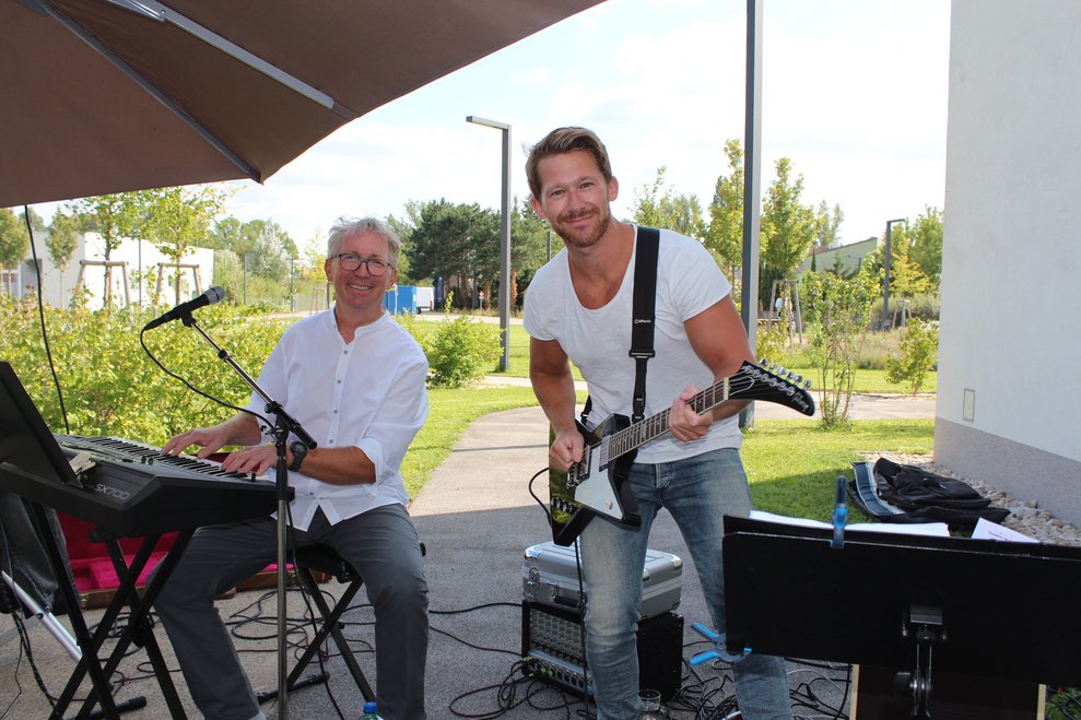 Bevor nun die Musiker beginnen den Abend mit gemütlicher Lounge-Musik zu umrahmen…