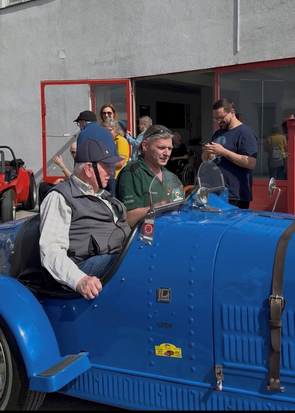 Ein blauer Oldtimer!