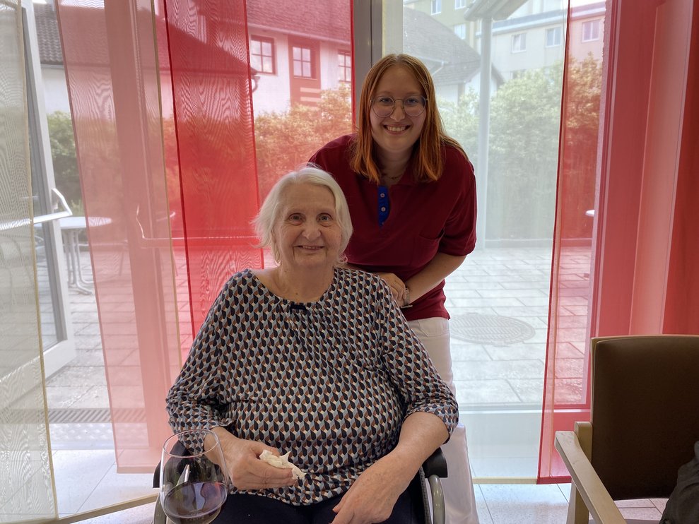 Ein Erinnerungsfoto mit FSJ Viktoria.