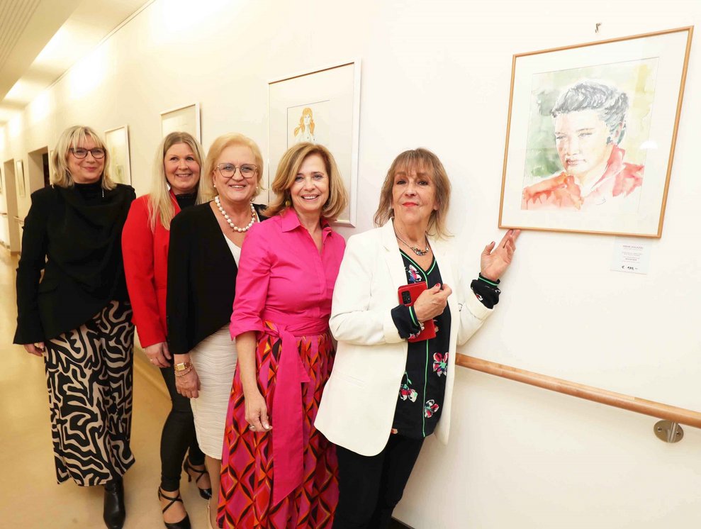Dr. Silvia Bodi, Pflegedirektorin Karin Gräf, Elfriede Aichinger, kaufm. Direktorin Anita Koller und Irene Doležal. (Foto: Judt)