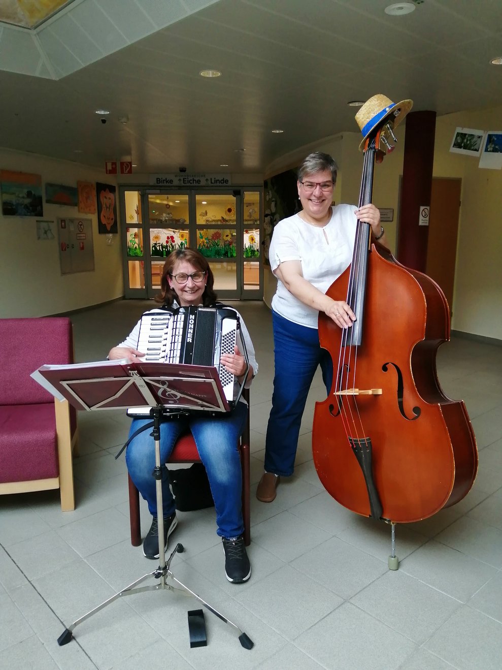 Zwei Musikerinnen.