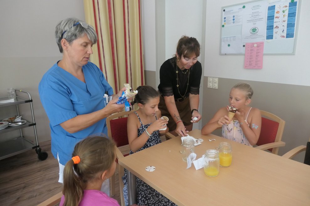 Im Anschluss gab es Eis und kühle Getränke.