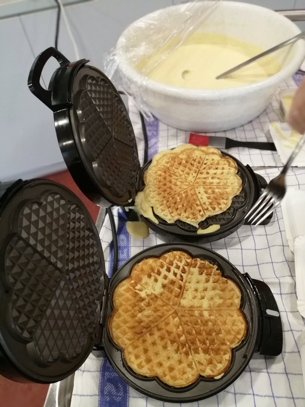 Zwei Waffeleisen