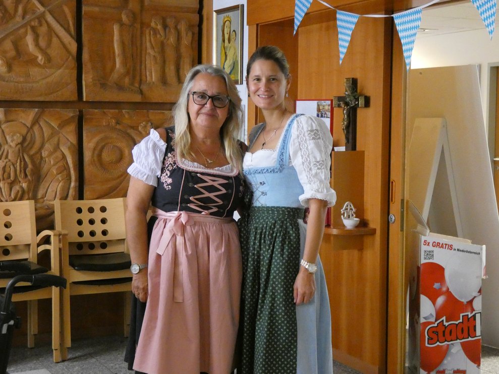2 Mitarbeiterinnen
