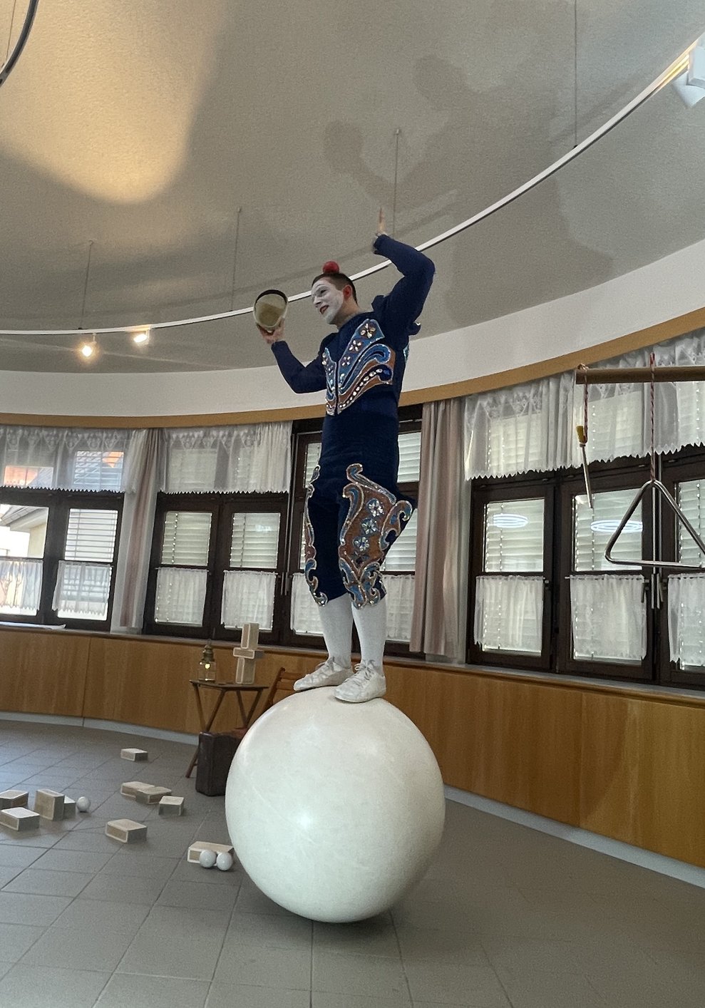 Der Clown bei der Vorstellung.