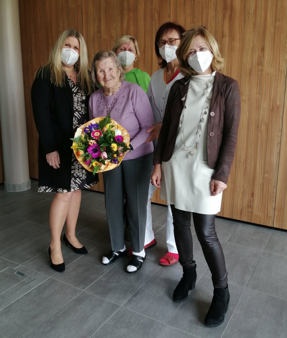 Wir gratulieren Frau Ziegler Maria zum 90. Geburtstag.
