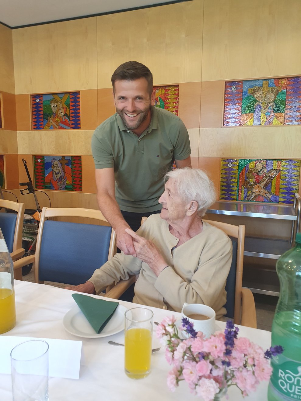 Jubilarin mit Direktor