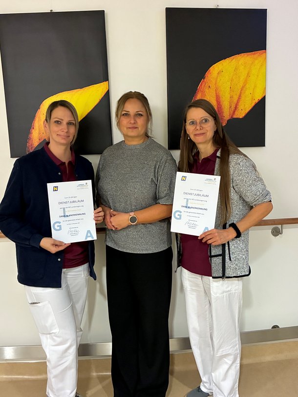 DGKP Bernadette Graf, Pflegedirektorin Gabriele Blahova, PBM Isabella Kuntsche. DGKP Bernadette Graf, Pflegedirektorin Gabriele Blahova, PBM Isabella Kuntsche.