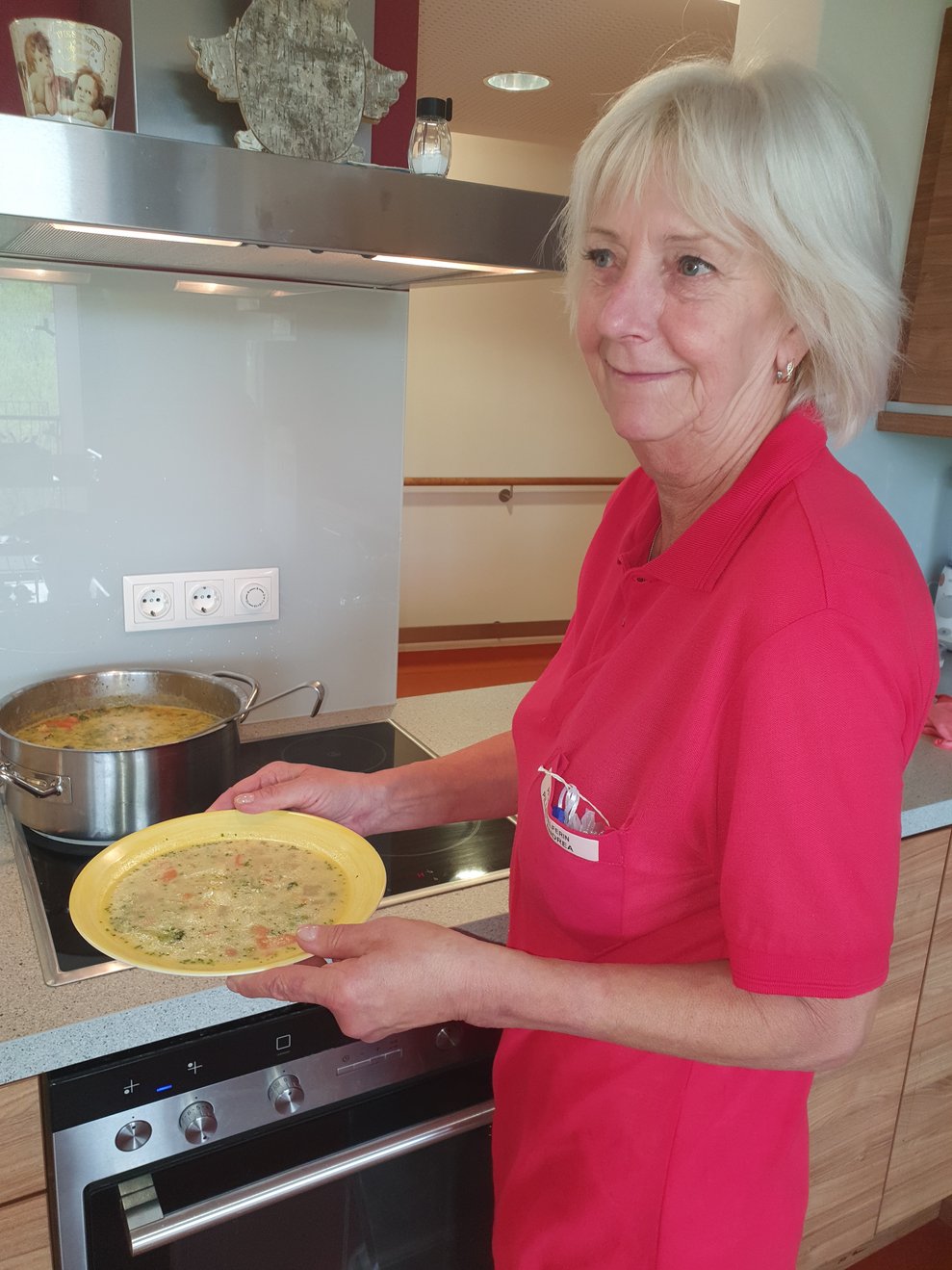 Liebe Leute, es ist angerichtet! So schnell ist unsere Suppe fertig.
