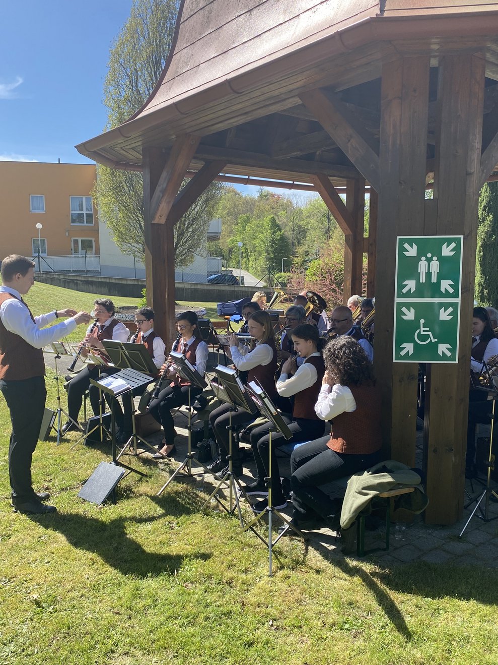 tolle Musikstücke fürs Maibaum aufstellen