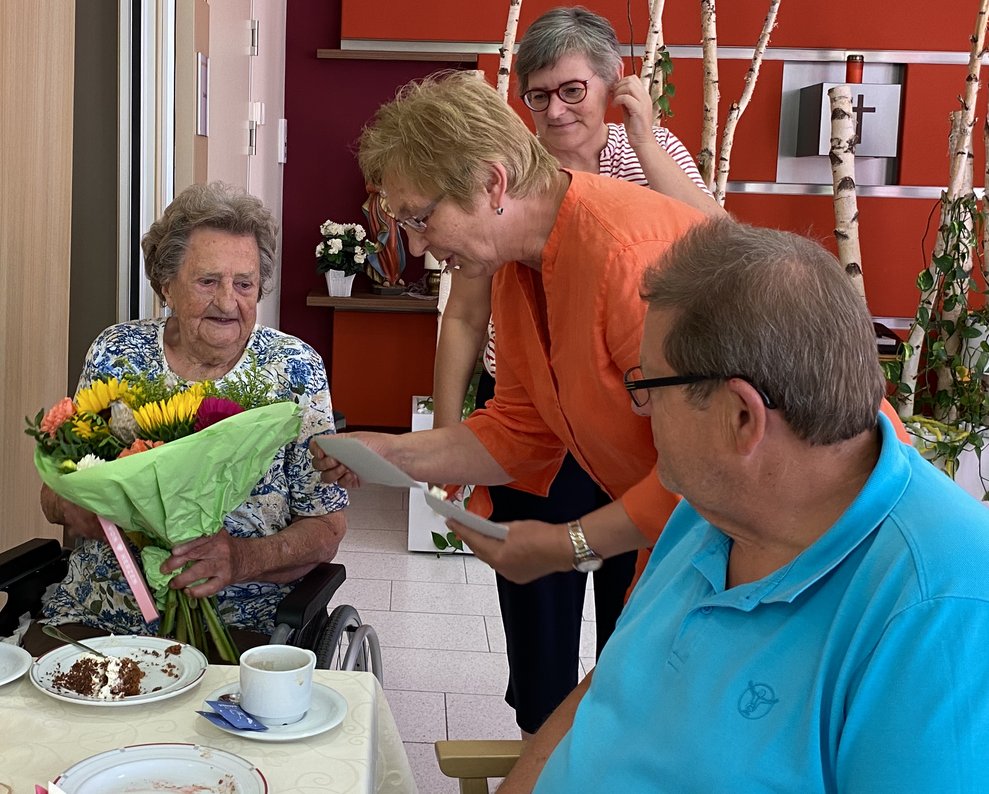 Kaum zu glauben, Fr. Breinhölder feiert ihren 99. Geburtstag.