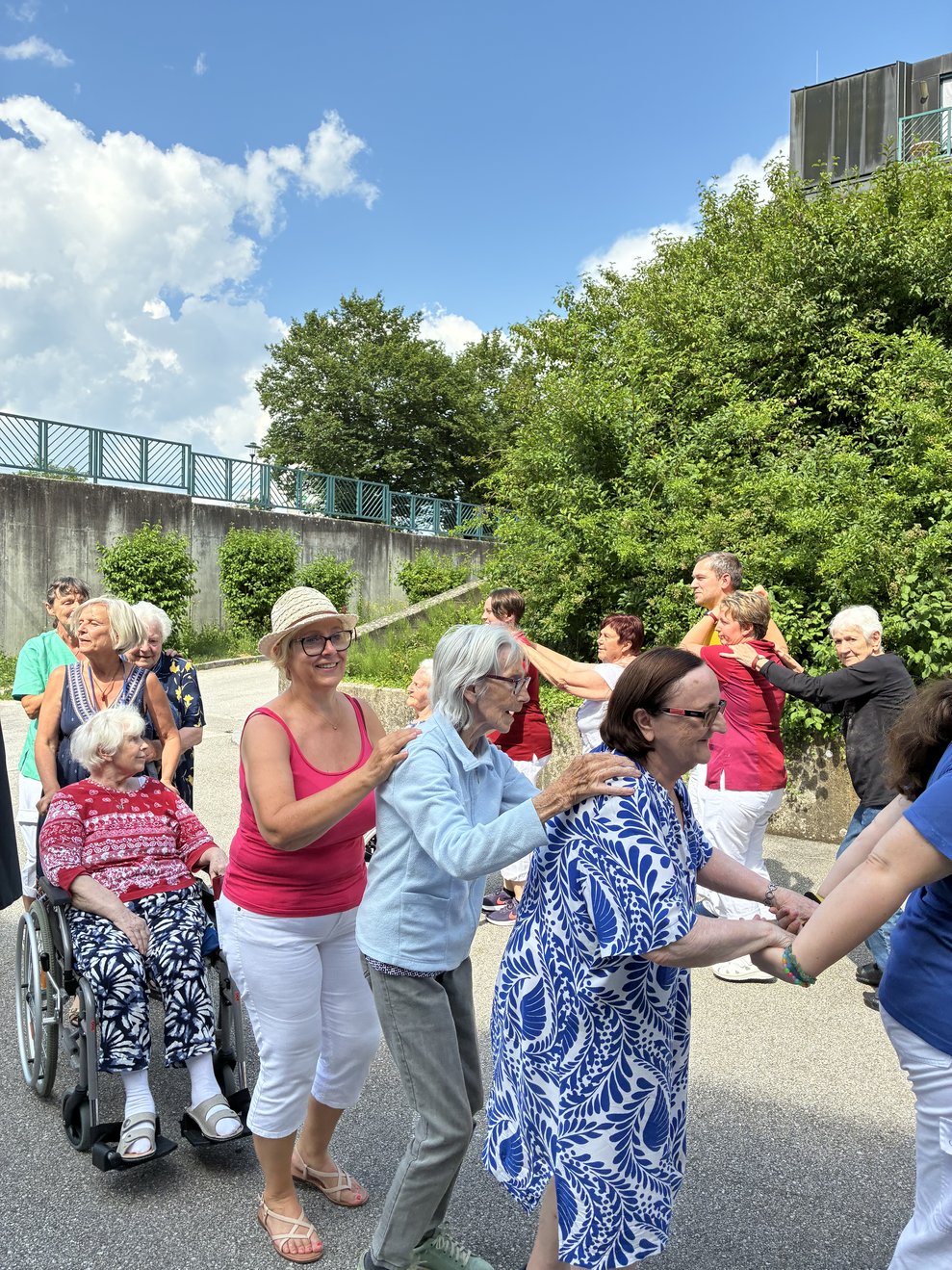 Menschen tanzen