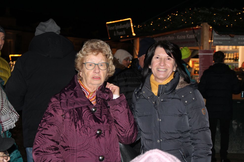 Am Christkindlmarkt Schönbrunn