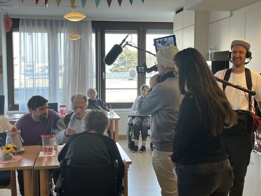 Speisesaal mit Menschen