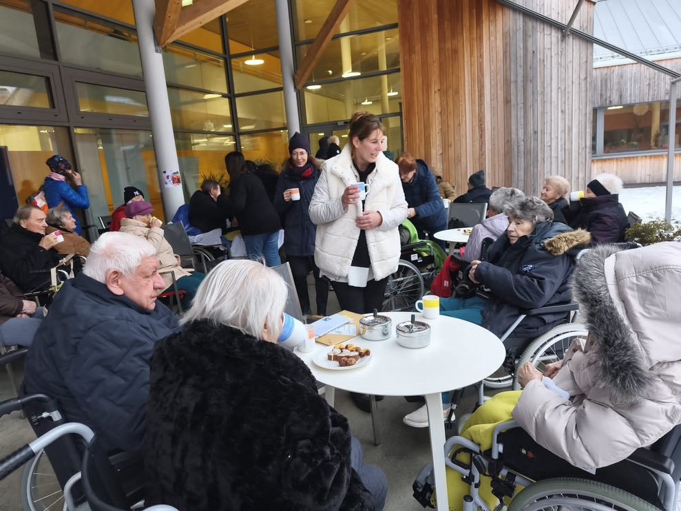 Fröhliches Punschen im PBZ Korneuburg 