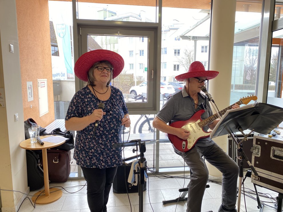 Das Herrensee Duo sorgt für Tanzmusik.