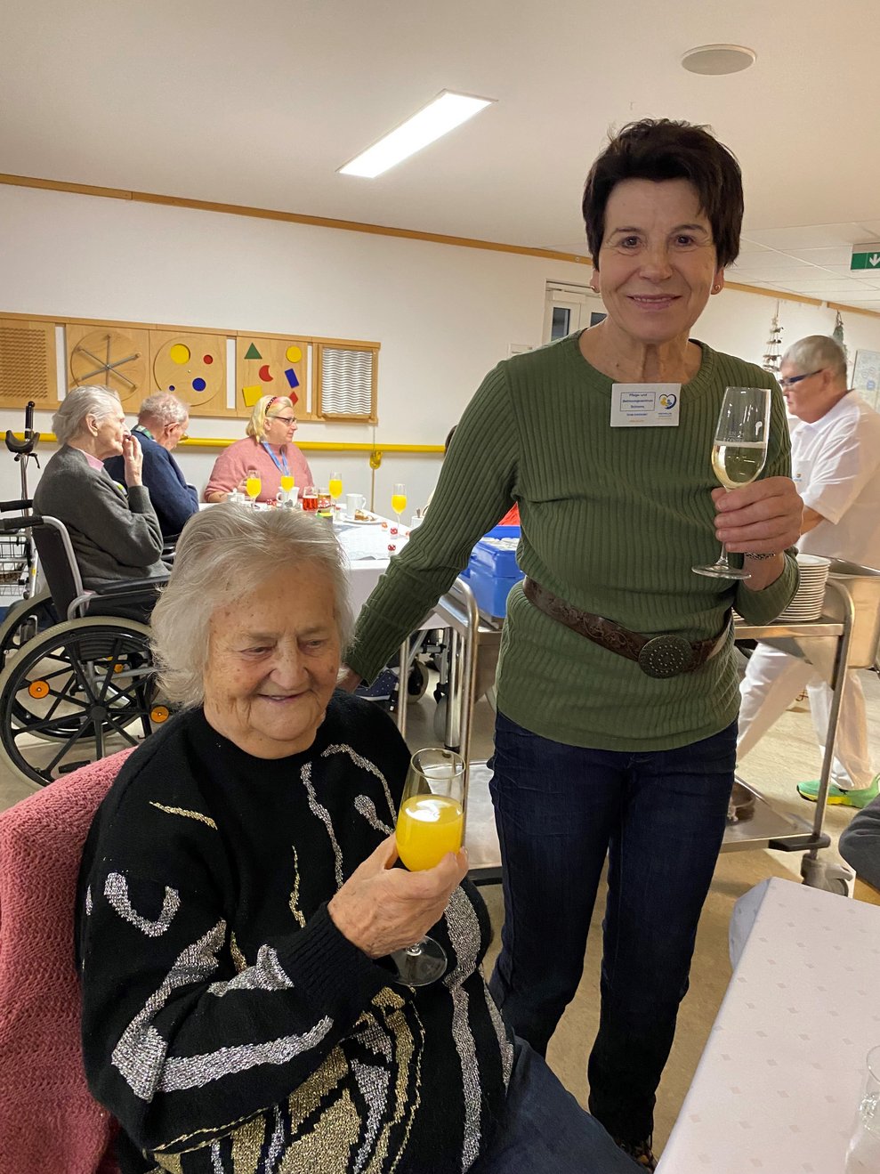 mit Sekt wird das neue Jahr begrüßt