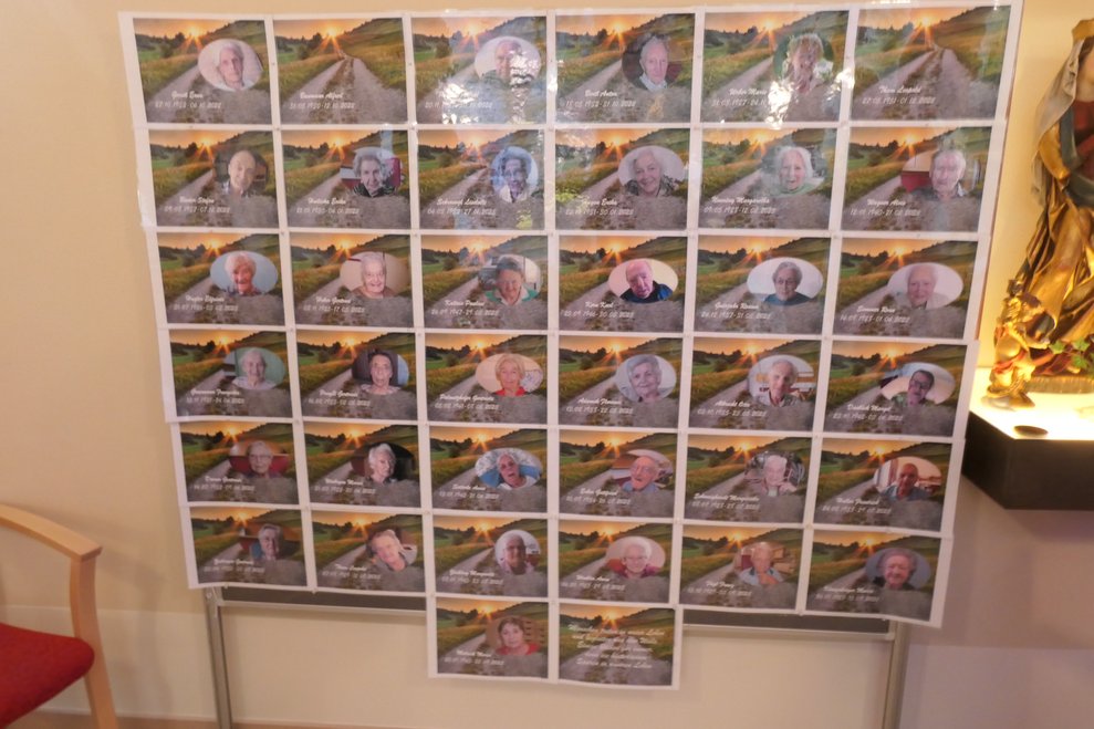 Die Bilder der Verstorbenen.