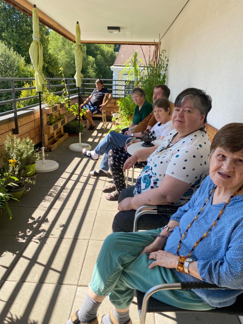 unsere Bewohner, die auf der Wiese vor dem PBZ, sowie auf den Balkonen mitschunkelten.
